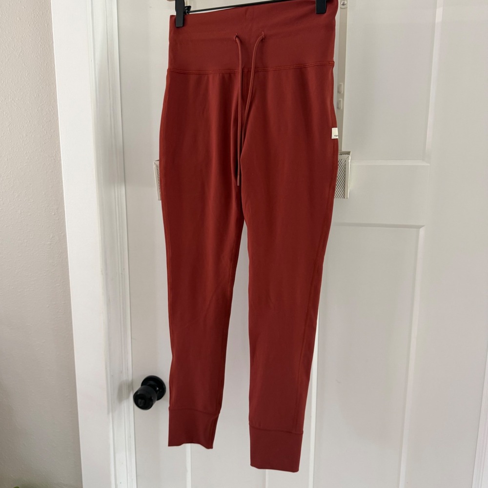 Vuori Daily Jogger Leggings Rust Red Terracotta High Rise Dream Pants Womens NS